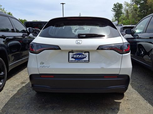 Used 2024 Honda HR-V LX image 3