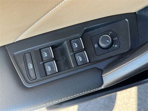 Used 2024 Volkswagen Tiguan SE R-Line image 26