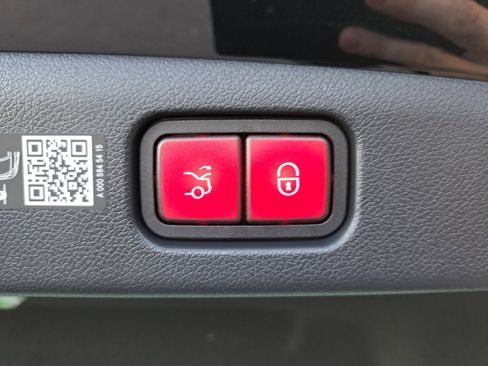 New 2026 Mercedes-Benz E 350 4MATIC Sedan image 13