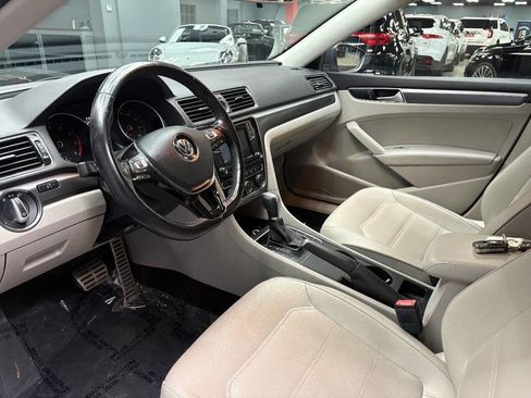 Used 2017 Volkswagen Passat 1.8T R-Line image 26