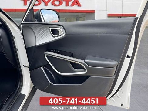 Used 2021 Kia Soul LX FWD image 25