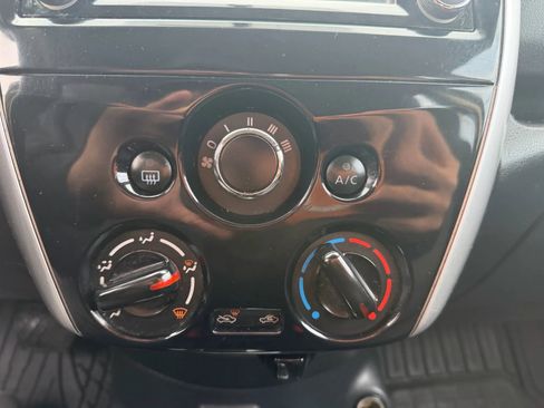 Used 2017 Nissan Versa Note SL Hatchback 4D image 26