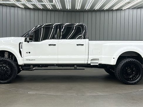 Used 2026 Ford F450 Platinum w/ Platinum Plus Package image 2