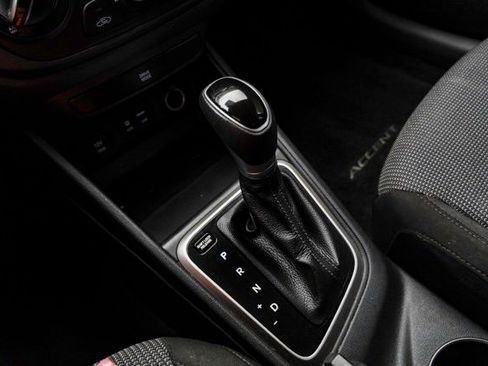 Used 2021 Hyundai Accent SEL image 17