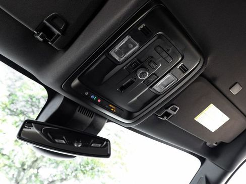 Used 2023 Chevrolet Suburban Premier image 28