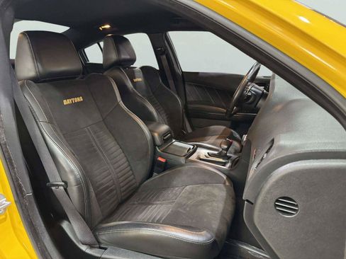 Used 2017 Dodge Charger R/T RWD image 34