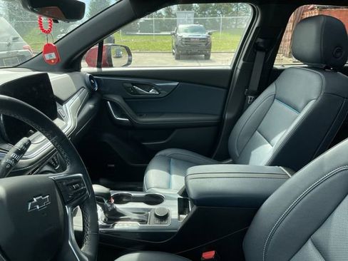 Used 2025 Chevrolet Blazer RS w/ Driver Confidence II Package image 3