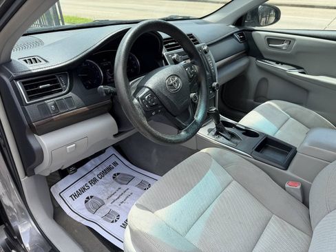 Used 2016 Toyota Camry LE FWD image 9