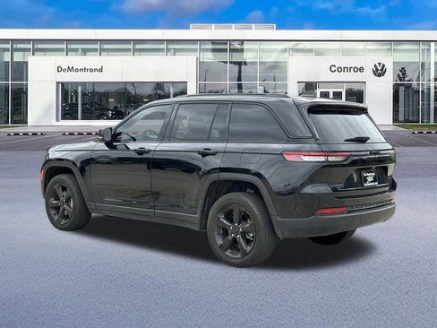 Used 2024 Jeep Grand Cherokee Altitude RWD image 7