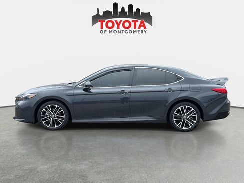 Used 2025 Toyota Camry XLE image 6