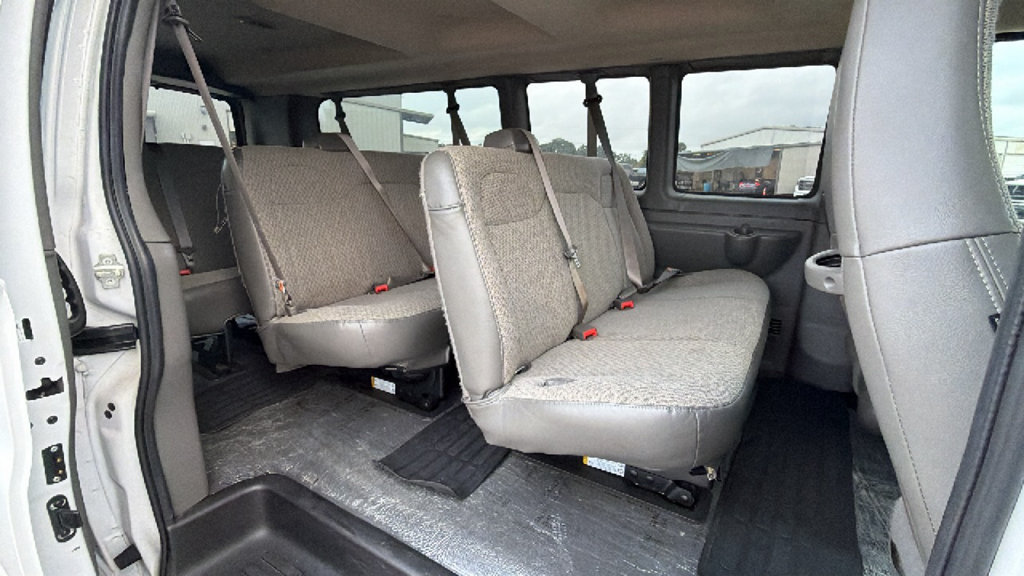 Used 2025 Chevrolet Express 3500 LT w/ LT Preferred Equipment Group RWD image 25