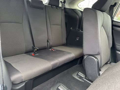 Used 2020 Toyota Highlander LE image 17