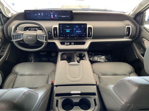 Used 2025 Ford Expedition Active image 22