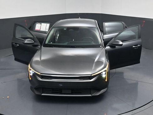 Used 2025 Kia K4 LXS image 24
