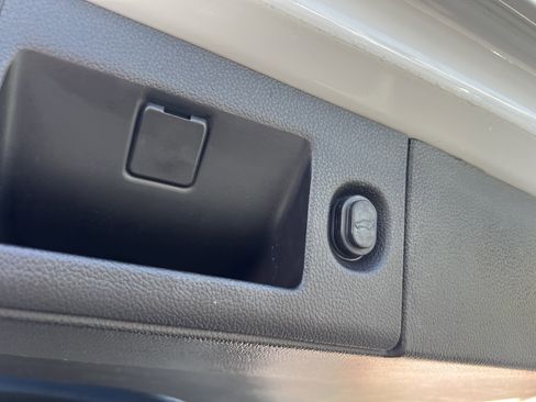 Used 2018 Chevrolet Tahoe LT w/ Luxury Package image 31