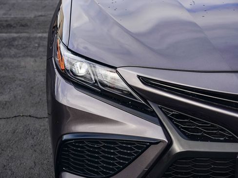 Used 2023 Toyota Camry SE image 12