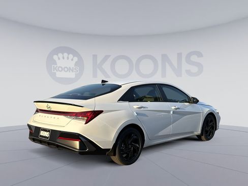 New 2026 Hyundai Elantra SEL Sport Premium FWD image 7