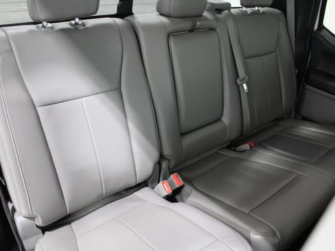 Used 2018 Ford F150 Lariat w/ Equipment Group 502A Luxury AWD/4WD image 23