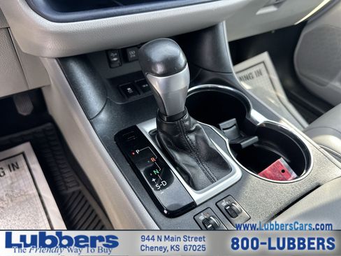 Used 2019 Toyota Highlander XLE image 20