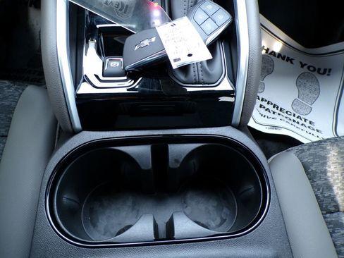 Used 2024 Chevrolet Colorado ZR2 w/ Technology Package image 29