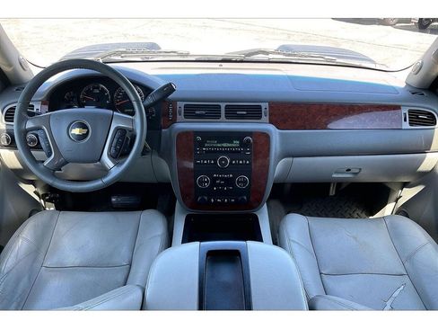 Used 2014 Chevrolet Silverado 2500 LTZ w/ LTZ Plus Package AWD/4WD image 17