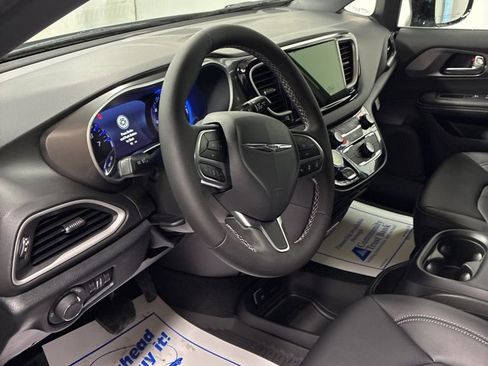 New 2026 Chrysler Voyager LX FWD image 11