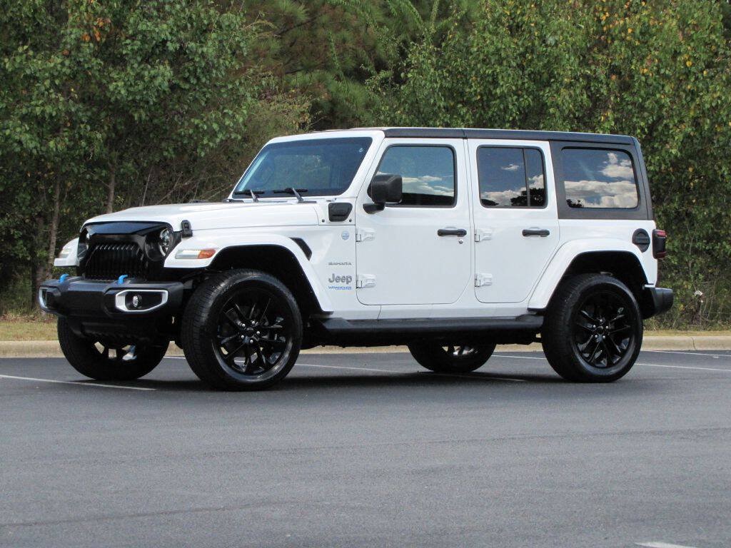 Used 2022 Jeep Wrangler Unlimited Sahara AWD/4WD image 3