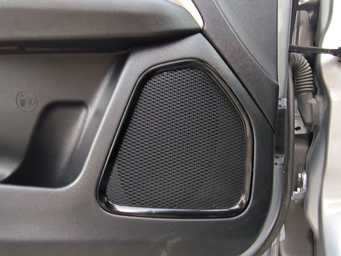 Used 2023 Jeep Compass Limited image 15