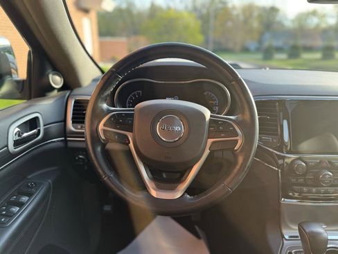 Used 2021 Jeep Grand Cherokee Limited AWD/4WD image 25