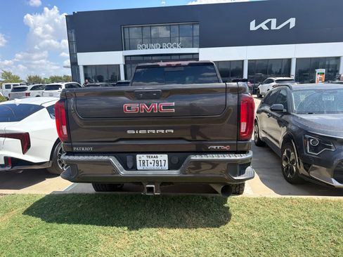 Used 2021 GMC Sierra 2500 AT4 w/ AT4 Premium Plus Package AWD/4WD image 7