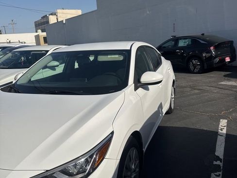 Certified 2022 Nissan Sentra S image 2