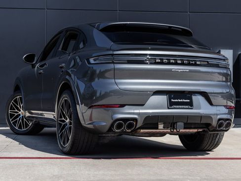 Certified 2026 Porsche Cayenne Coupe image 3