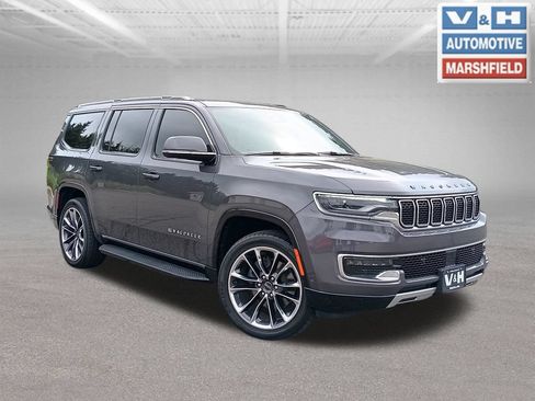 Used 2022 Jeep Wagoneer Series II w/ Premium Group I AWD/4WD image 2