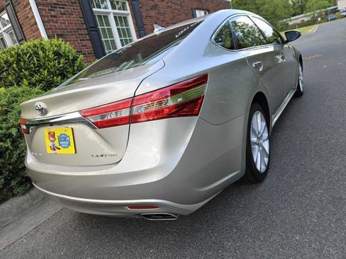 Used 2013 Toyota Avalon Limited image 5