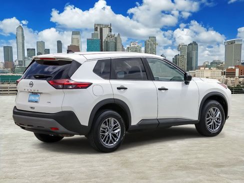 Used 2023 Nissan Rogue S AWD/4WD image 4