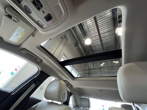 Used 2013 Cadillac XTS Premium AWD/4WD image 21