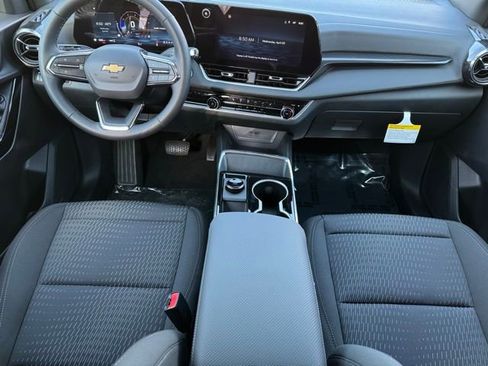 New 2026 Chevrolet Equinox LT w/ Safety and Technology Package AWD/4WD image 9