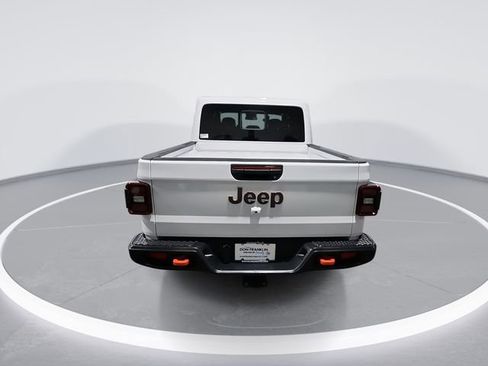 Used 2025 Jeep Gladiator Mojave image 7