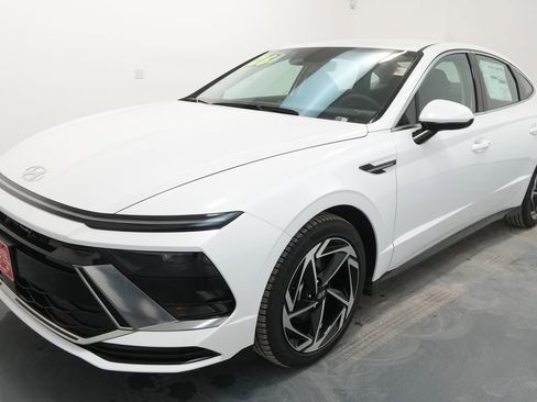 New 2026 Hyundai Sonata SEL image 3