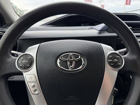 Used 2017 Toyota Prius C Two FWD image 32
