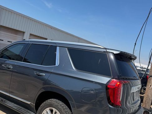 Used 2021 GMC Yukon SLT w/ SLT Luxury Plus Package AWD/4WD image 10