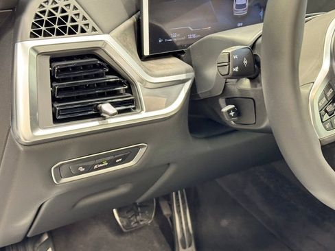 Used 2026 BMW X7 xDrive40i w/ M Sport Package AWD/4WD image 14