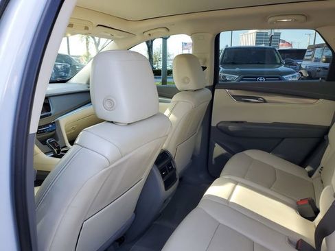 Used 2022 Cadillac XT5 Premium Luxury image 9