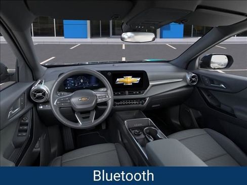 New 2026 Chevrolet Equinox LT FWD image 17