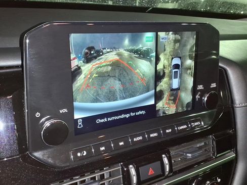 Certified 2024 Nissan Pathfinder SL image 22