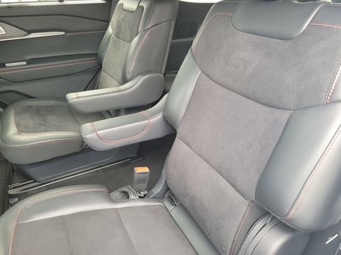 Certified 2025 Ford Explorer ST image 13