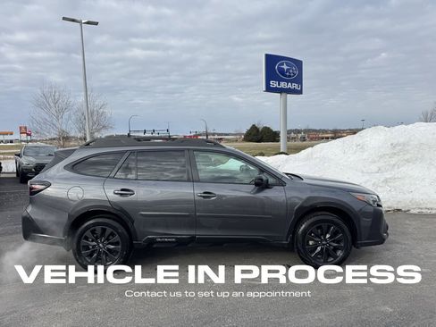 Used 2025 Subaru Outback Onyx Edition XT image 2