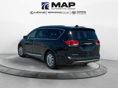 Used 2018 Chrysler Pacifica Touring-L w/ Premium Audio Group
