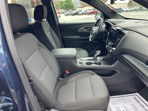 Used 2023 Chevrolet Traverse LT FWD image 33
