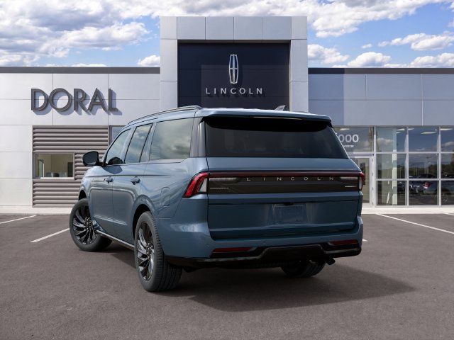 New 2027 Lincoln Navigator Reserve w/ Jet Appearance Package AWD/4WD image 8